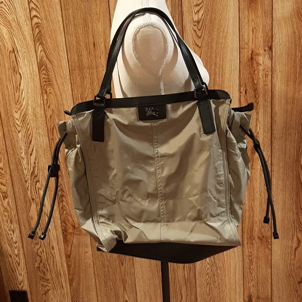 🪶Shoulder/Tote Bag with Plaid Interior, Zip Closure🪶 - Picture 5 of 13